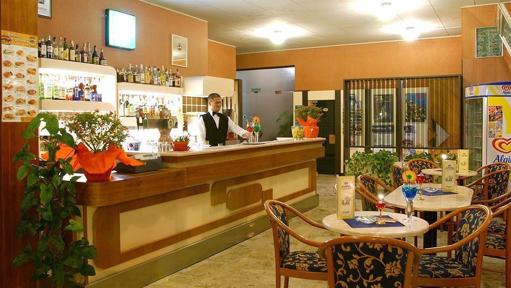 Hotel Garden リモーネ・スル・ガルダ エクステリア 写真