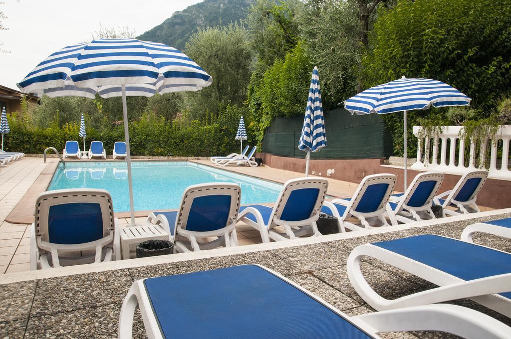 Hotel Garden リモーネ・スル・ガルダ エクステリア 写真